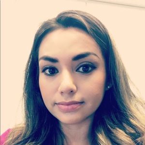 Meet your Posher, Caroline